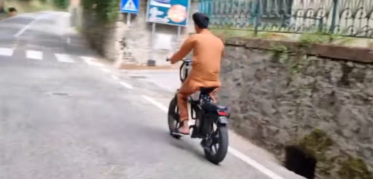 COMUNICATO PIRATA – Bici elettriche o motorini?